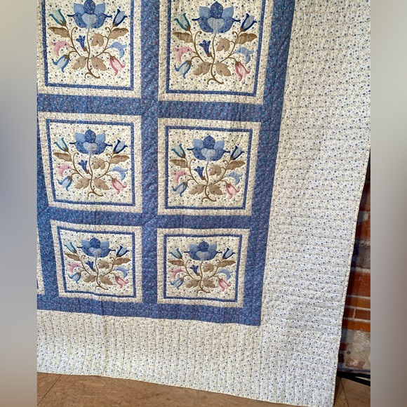 Vintage Hand stitched Quilt 92” x 94” Queen with matching Pillow Shams - Picture 4 of 9